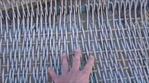 Плетёная седушка на качели.