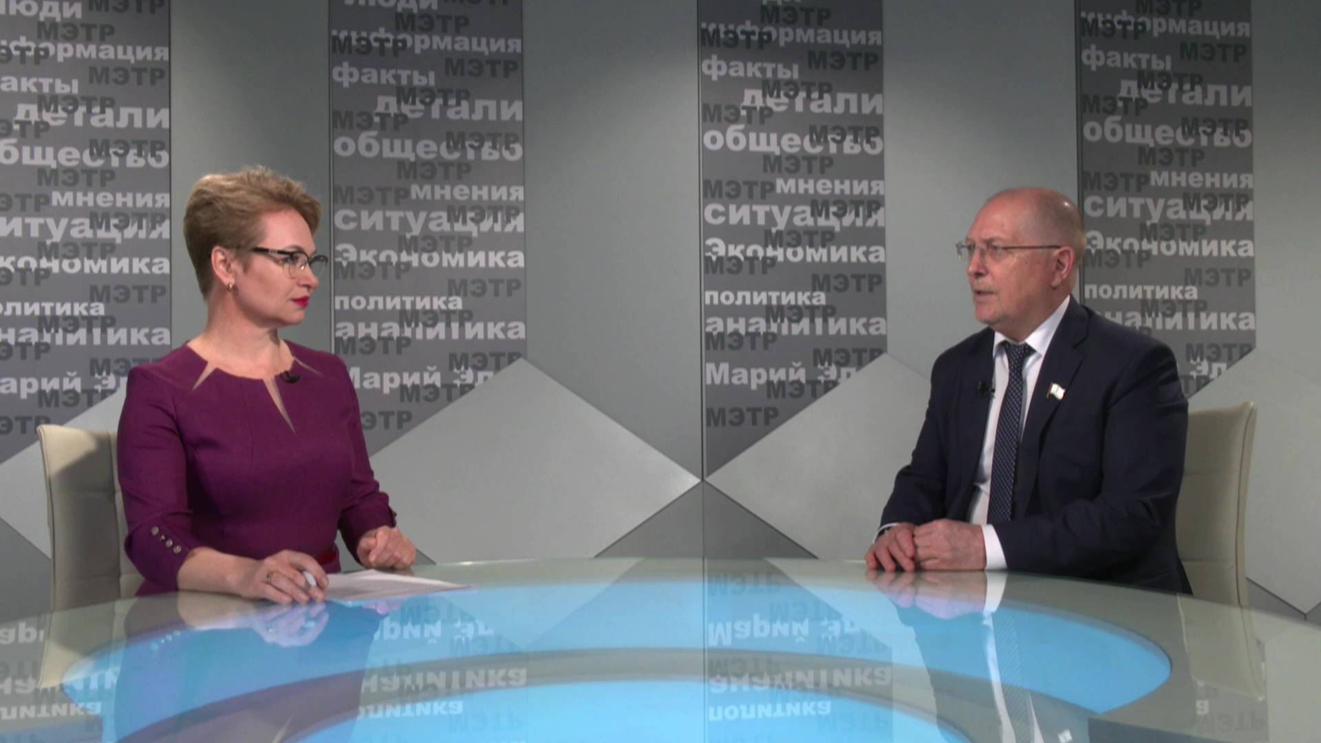 Отчет Юрия Зайцева и наказы избирателей: интервью с Михаилом Васютиным смотреть онлайн