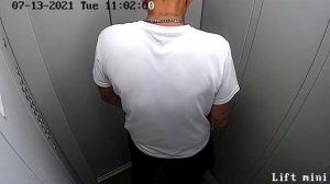 Замечательный сосед нассал в лифте