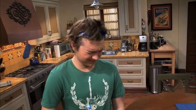 Два с половиной человека 🍀 Джейк и человеческий фонтан смотреть онлайн