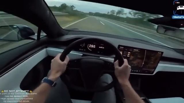 БЛОГЕР РАЗОГНАЛСЯ НА TESLA MODEL S/////ДО-300КМ В ЧАС⚡⚠️#tesla#teslamodel3#teslamodels#bloger