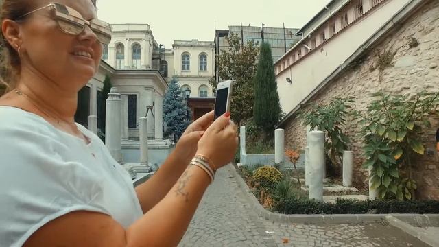 Мраморные Таблички с Надписями - Тихие Рассказы Сооружений смотреть онлайн