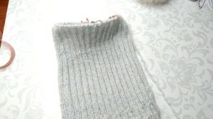 Шапка спицами резинкой 2*2 с красивой макушкой