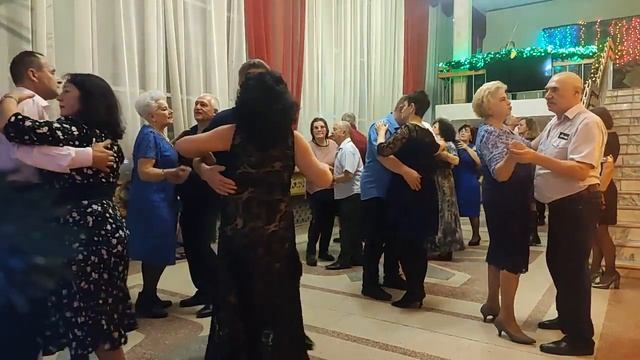 Красивый 💃танец 04. 01.23. смотреть онлайн