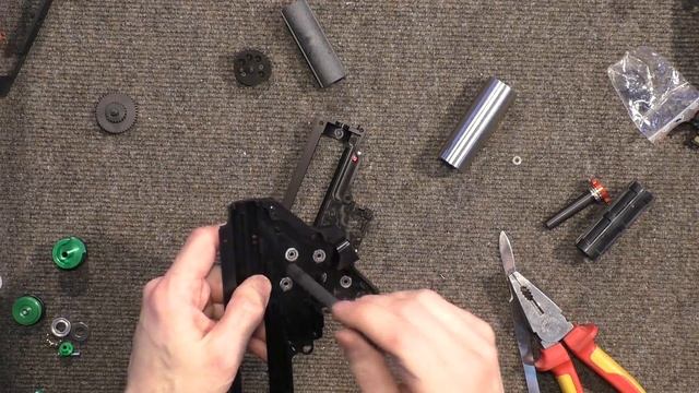 Обзор гирбокса от Retro Arms от Black Wolf в мастерской Bull Gear Custom смотреть онлайн