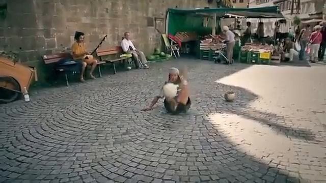 Футбол. Футбольный фристайл. Футбольные приколы. смотреть онлайн