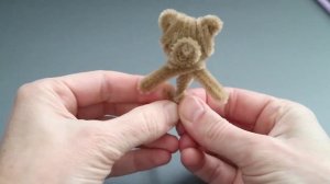 Милый мини мишка Тедди из синельной проволоки