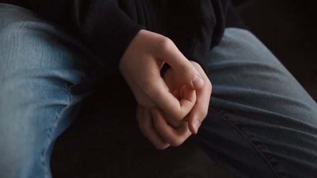 СКОЛЬКО ДОЛЖЕН ЗАРАБАТЫВАТЬ МУЖЧИНА? смотреть онлайн