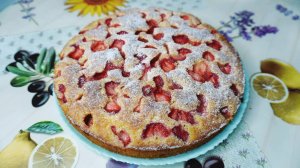 Заливной пирог с клубникой в духовке