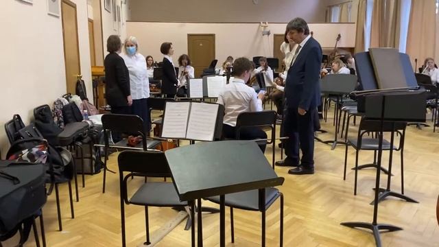 За сценой Большого Зала Консерватории смотреть онлайн