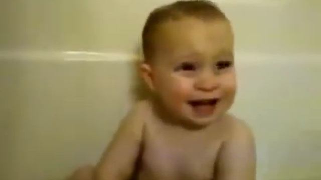 Приколы с детьми Смешное купание детей Смешные дети смотреть онлайн