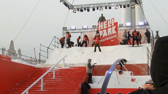 Сноуборд на ВВЦ! джиббинг-контест от Nike HeliPark смотреть онлайн