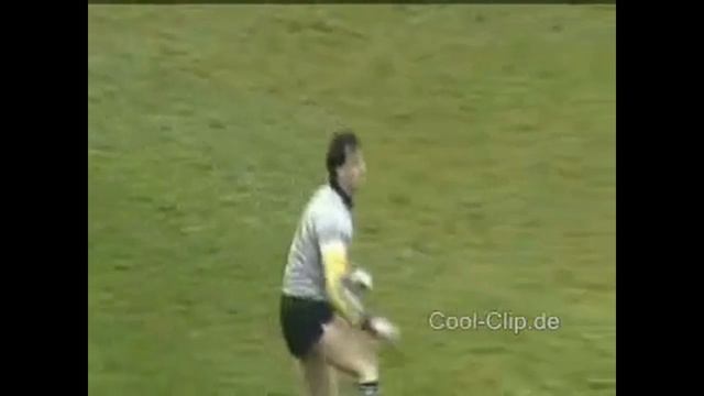 Топ 5. Смешные голы. Funny goals смотреть онлайн