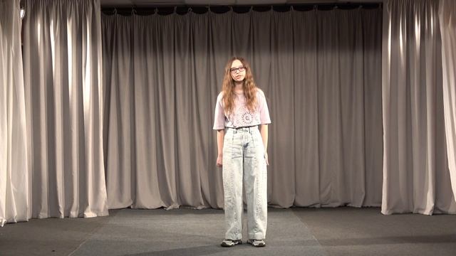 Стихотворение «Школьная любовь» Наталья Рудакова. Читает Василиса Острась. смотреть онлайн