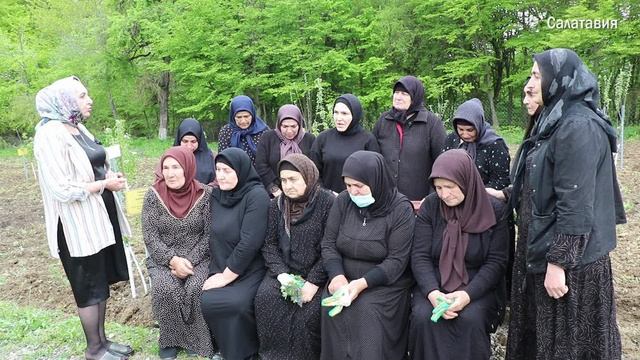 Матери и вдовы участников СВО поддержали Общероссийский субботник 25.04.2025 смотреть онлайн