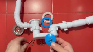 Установка сифона на ванную