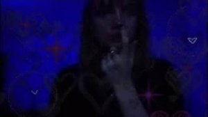 asmr странная девочка решила тебя подкрасить