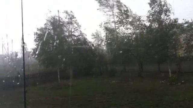 Очень сильный ветер с дождем и градом. смотреть онлайн