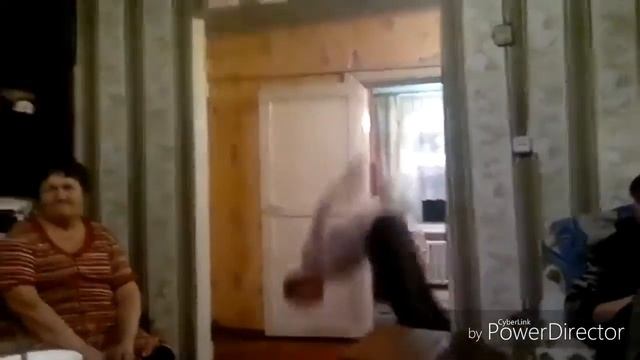 Сальто от деда (прикольно/смешно/ржач/пьяный/новое/2017/класс/угар/юмор/) смотреть онлайн