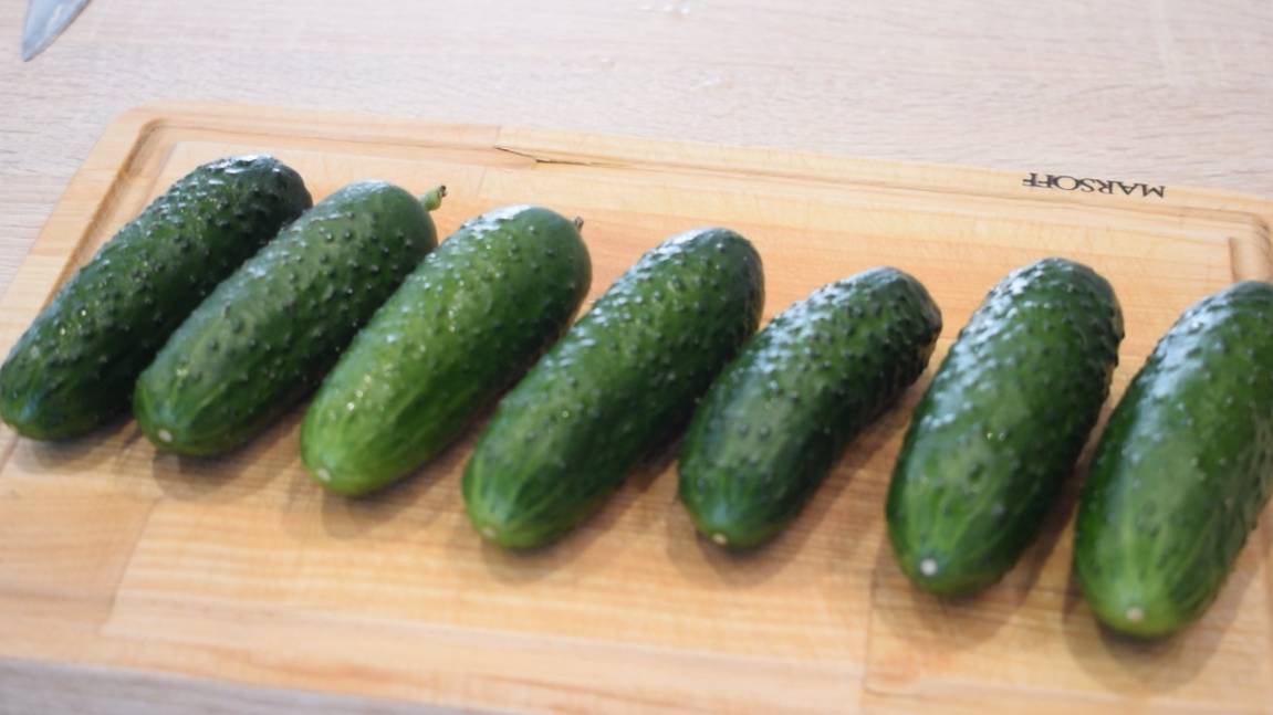 Необычайно ВКУСНАЯ ЗАКУСКА из ОГУРЦОВ! Все будут ПРОСИТЬ этот РЕЦЕПТ! смотреть онлайн