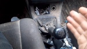 при трогавании возникает стук Нива ВАЗ Нива Шевроле люфт кардана стук в трансмиссии нива