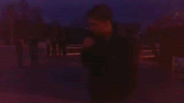 Я люблю тебя до слёз поёт в парке Костанай.3gp смотреть онлайн