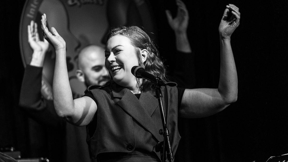 Анна Чекасина - 003 Clap Yo’ Hands (1)