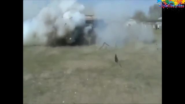 Между нами тает лёд. Прикол смотреть онлайн