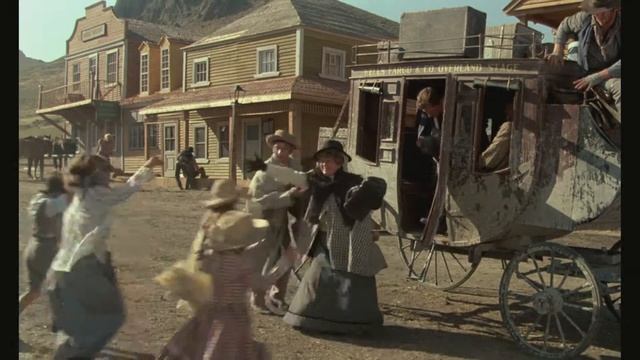 Мама приехала смотреть онлайн