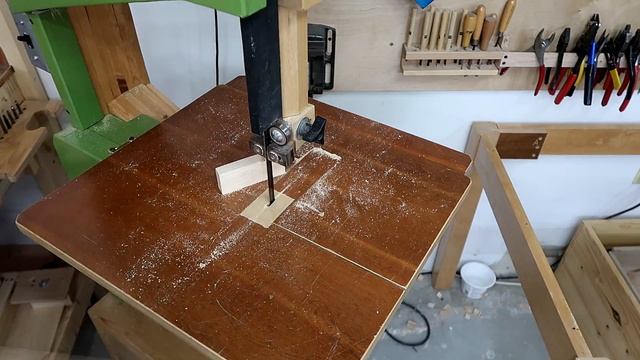 Adding drawers under a table смотреть онлайн