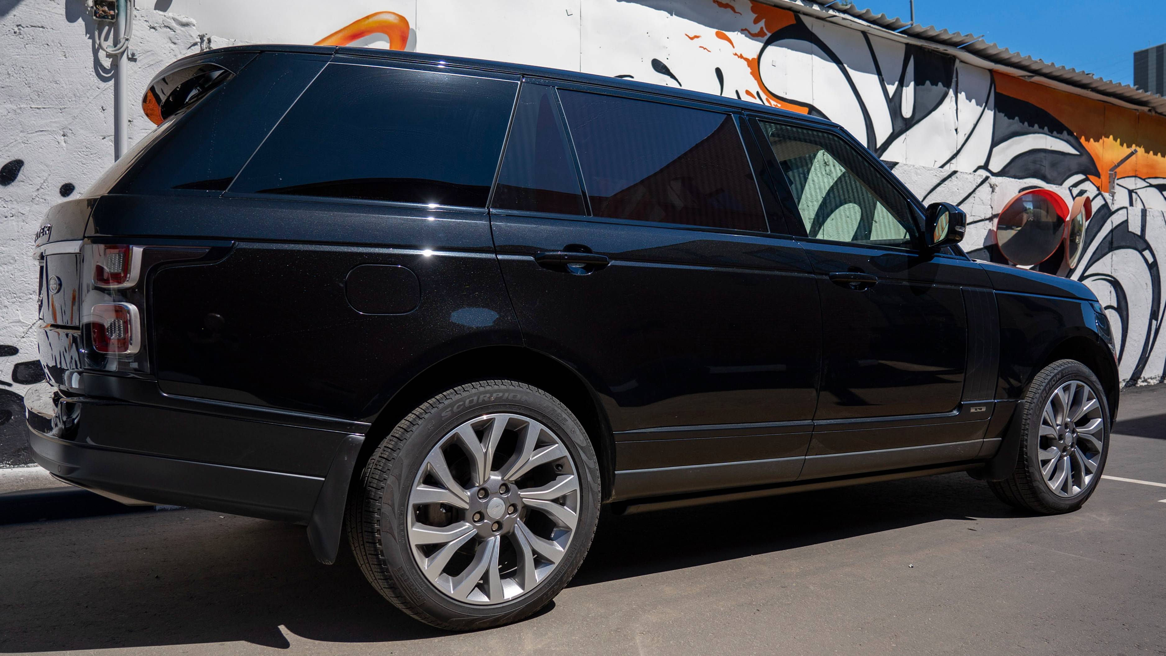 Range Rover Long с электропорогами ATS смотреть онлайн