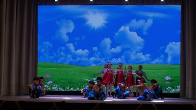 ☦️ Пасхальный фестиваль детского творчества ИСКОРКИ БОЖИИ прошел в ДК станицы Бриньковской. 2025г.