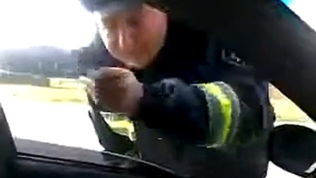 Пьяный Гаишник Разговаривает Стихами такого вы еще не видели жесть прикол 2015Богдан ТВ58 смотреть онлайн