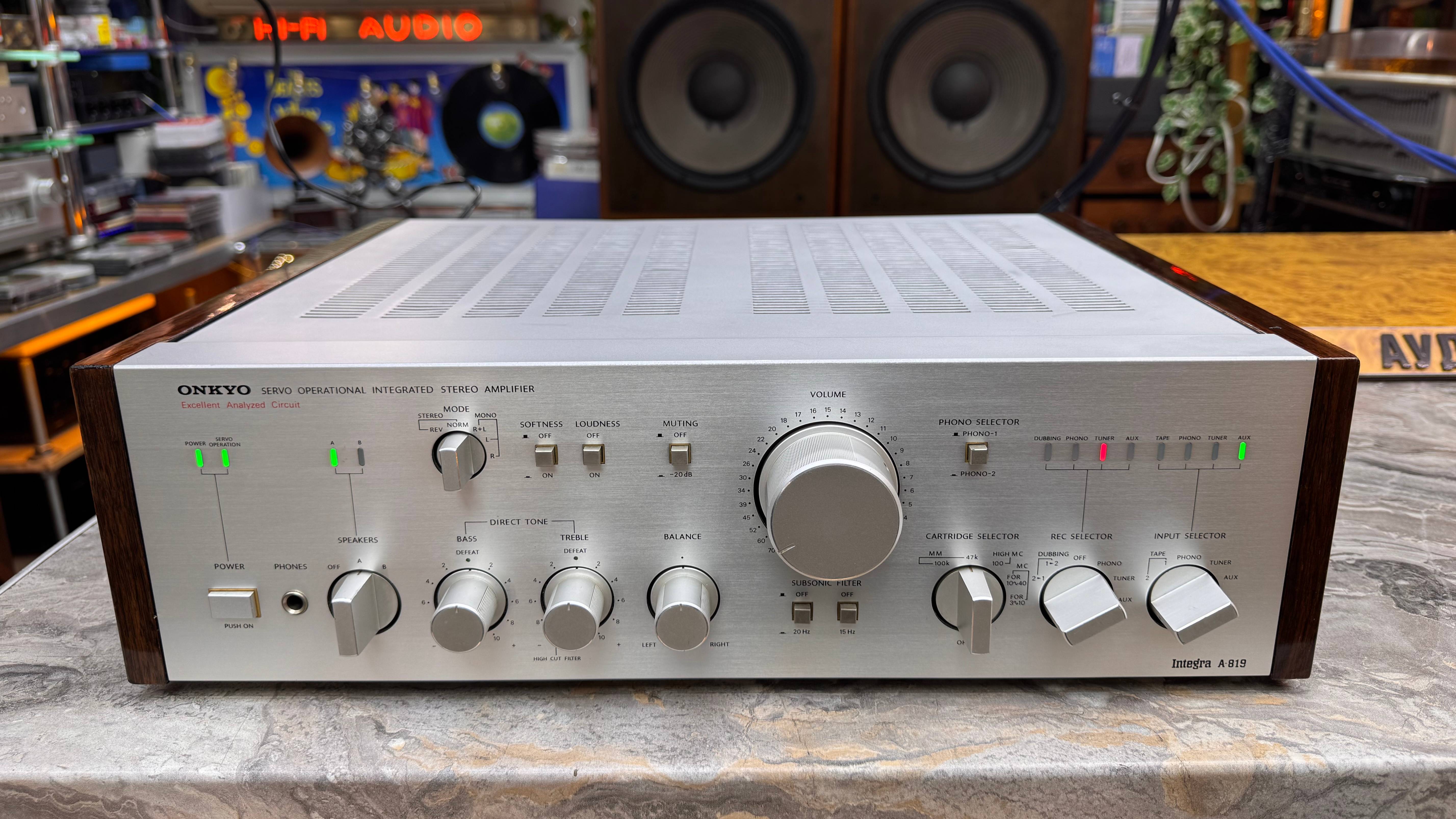 Усилитель Onkyo Integra A-819