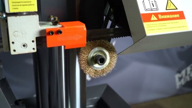 Новый полуавтоматический двухколонный ленточнопильный станок Metal Master MGH E смотреть онлайн