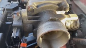 Hyundai Accent КАК СНЯТЬ ТОПЛИВНУЮ ЗАСЛОНКУ И ВПУСКНОЙ КОЛЛЕКТОР