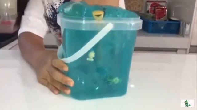 Огромный слайм с рыбками✨ смотреть онлайн