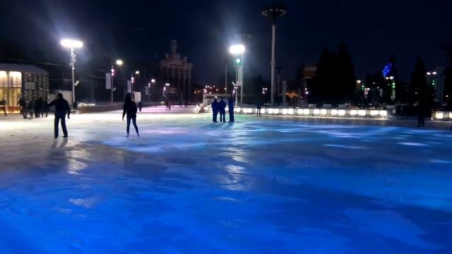 Каток на ВДНХ начало новогодней ночи. смотреть онлайн
