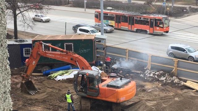 В Перми рабочие жарят шашлык у цирка смотреть онлайн