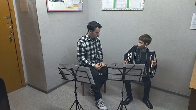 Открытый урок преподавателя Дубовицкого А. В., баян, 2 класс смотреть онлайн