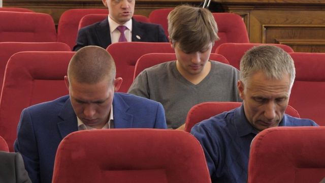 В Администрации Смоленска состоялась церемония награждения спортсменов и тренеров. смотреть онлайн