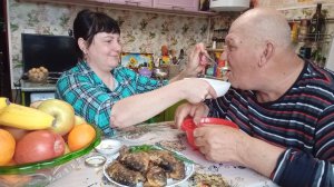 А НУ-КА ВСЕ ЗА СТОЛ,РАЗГОВОР СЕРЬЁЗНЫЙ