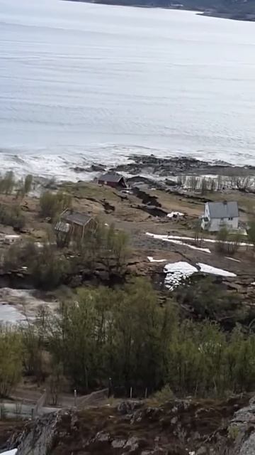 Земля ушла из под ног, в прямом смысле...#лучшие видео#видео#видео бесплатно#смотреть видео смотреть онлайн