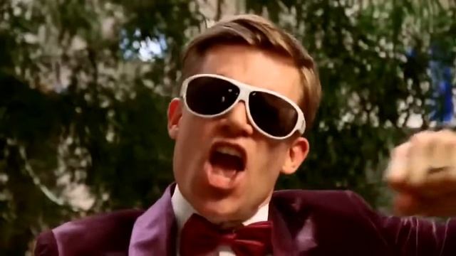 Мега позитивное видео - ТАНЦУЙ ! смотреть онлайн