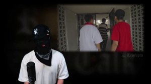 БАНДА ЛАТИНОСОВ В КОМПТОНЕ ПОКАЗЫВАЕТ РАЙОН (BARRIO LOS PADRINOS)