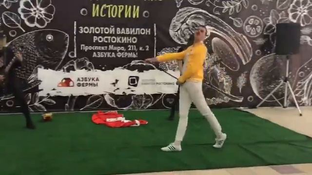 Шоу двойника Майкла Джексона и Фредди Меркури. Выставка в ТЦ. Часть 2 смотреть онлайн