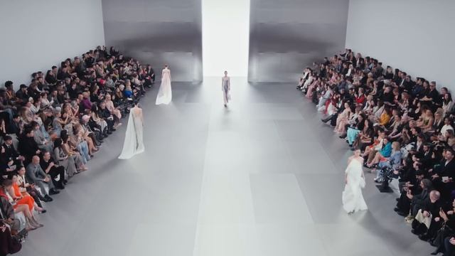 Показ коллекции Fendi Haute Couture весна-лето 2024