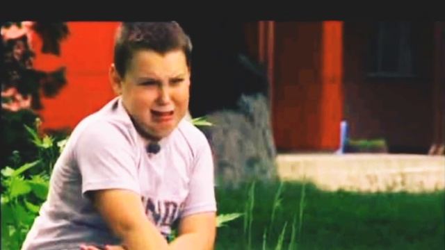 Плачущий мальчик смотреть онлайн