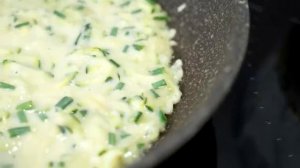 Просто натрите 1 кабачок и 1 картошку! САМЫЙ вкусный рецепт! Очень рекомендую приготовить