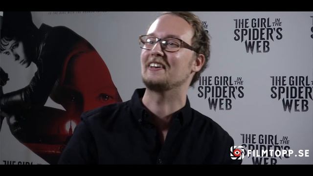 Claire Foy on playing Lisbeth Salander: "Swedish people speak better English than I do" смотреть онлайн